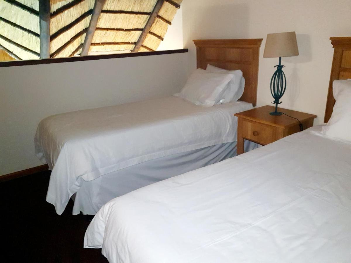 124 Fairways Drakensberg Gardens Villa อันเดอร์เบิร์ก ภายนอก รูปภาพ