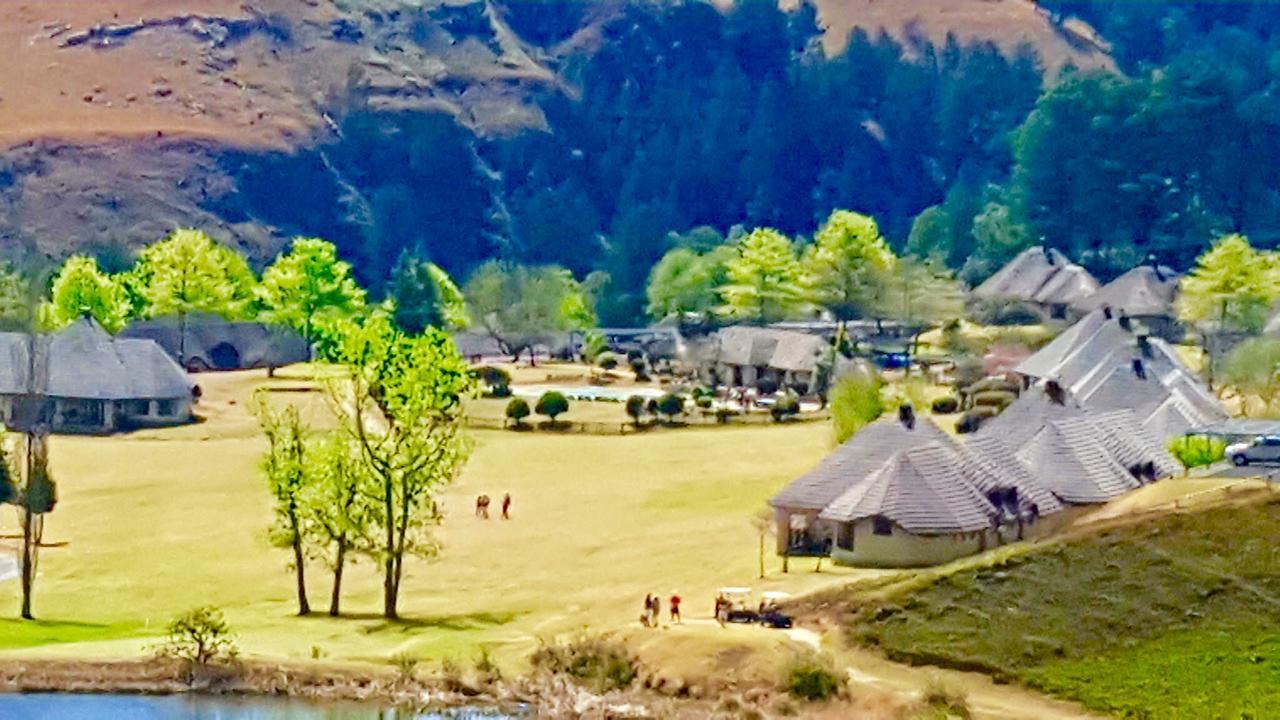 124 Fairways Drakensberg Gardens Villa อันเดอร์เบิร์ก ภายนอก รูปภาพ