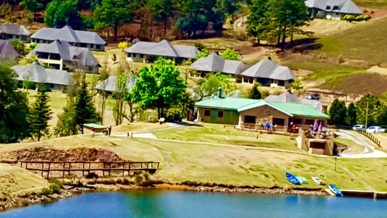 124 Fairways Drakensberg Gardens Villa อันเดอร์เบิร์ก ภายนอก รูปภาพ